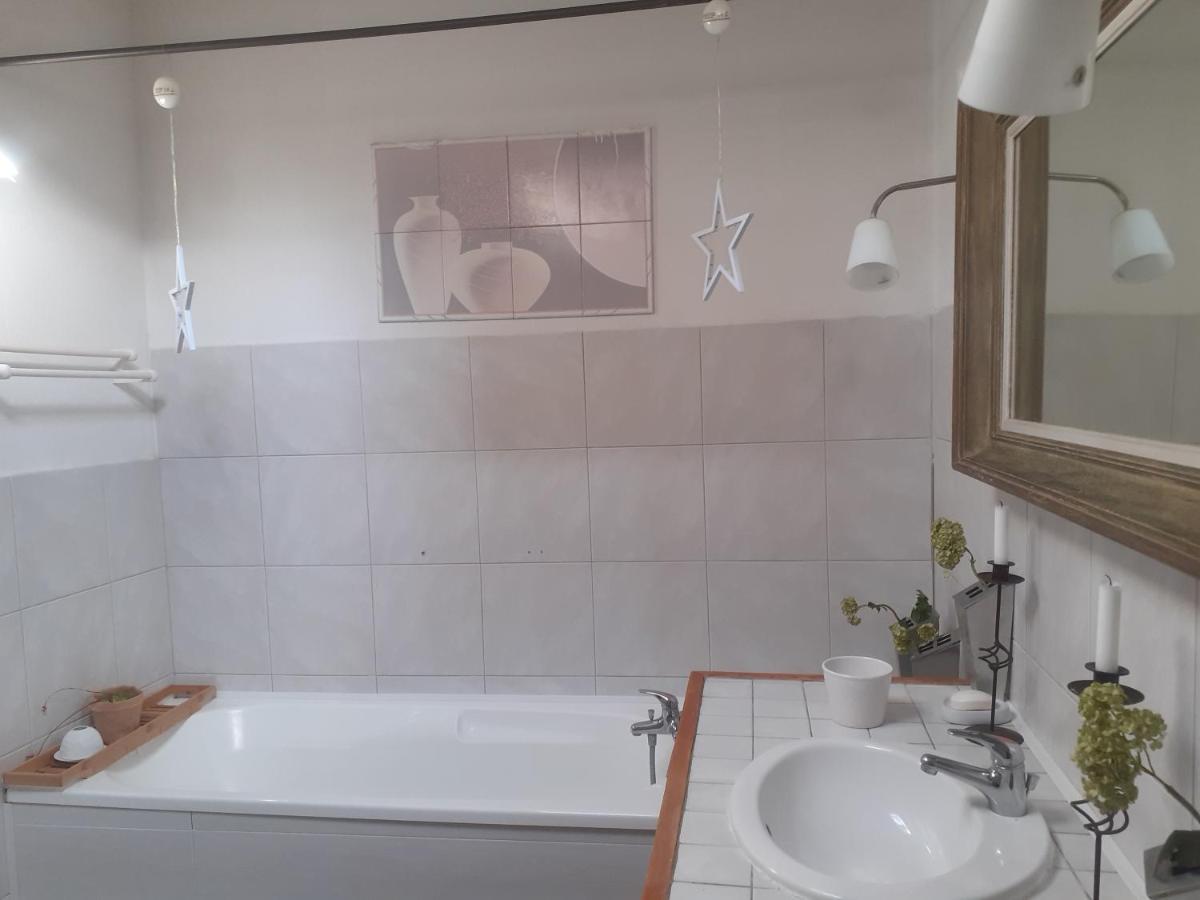 Chambre Dans Une Grande Maison Entre Canal Du Midi Et Centre Ville Béziers Esterno foto